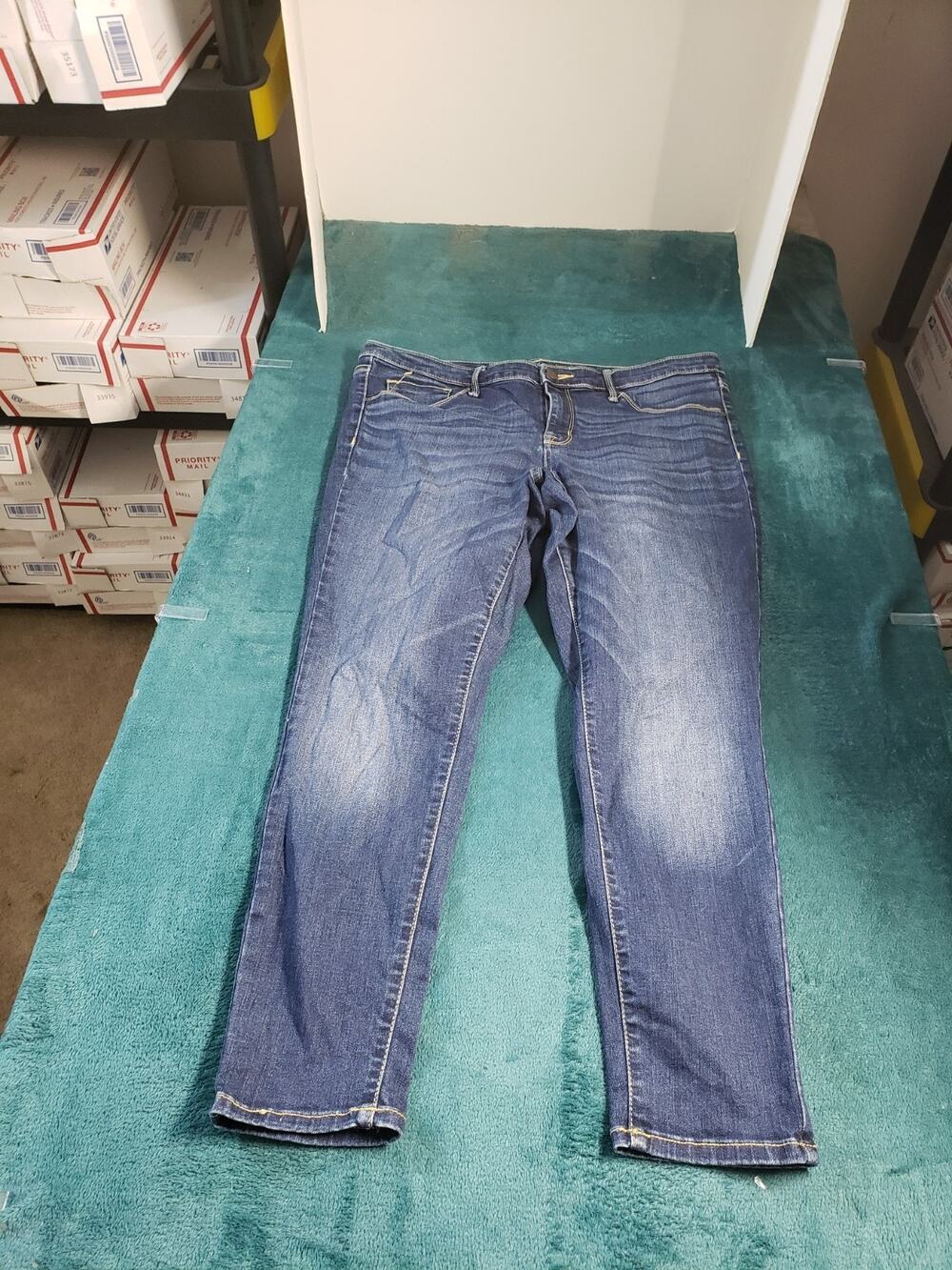 Mossimo Jeans Size 14 Short Womens Blue Stretch Pants Denim Mid Rise Jegging